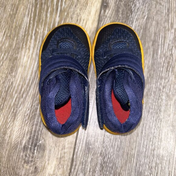 Nike Kyrie 2 Blue Yellow Toddler Youth US Size 5C Basketball Shoes 827281-447 - Picture 8 of 11